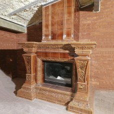 Изразцовый камин с декоративными колоннами и золочением. Палитра: Кабинет Изразцовый камин с декоративными колоннами и золочением. Палитра: Кабинет